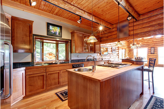 Tủ bếp gỗ sồi Mỹ cho chung cư đẹp, hiện đại