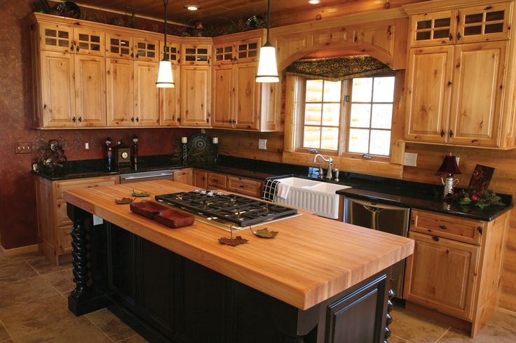 Tủ bếp gỗ xoan đào bắc đẹp tiện dụng