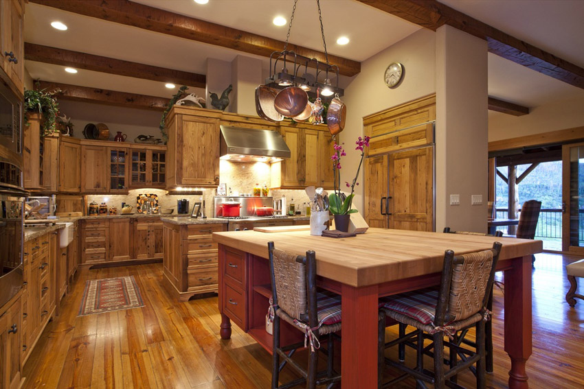 Tủ bếp gỗ xoan hương bền đẹp cho gia đình
